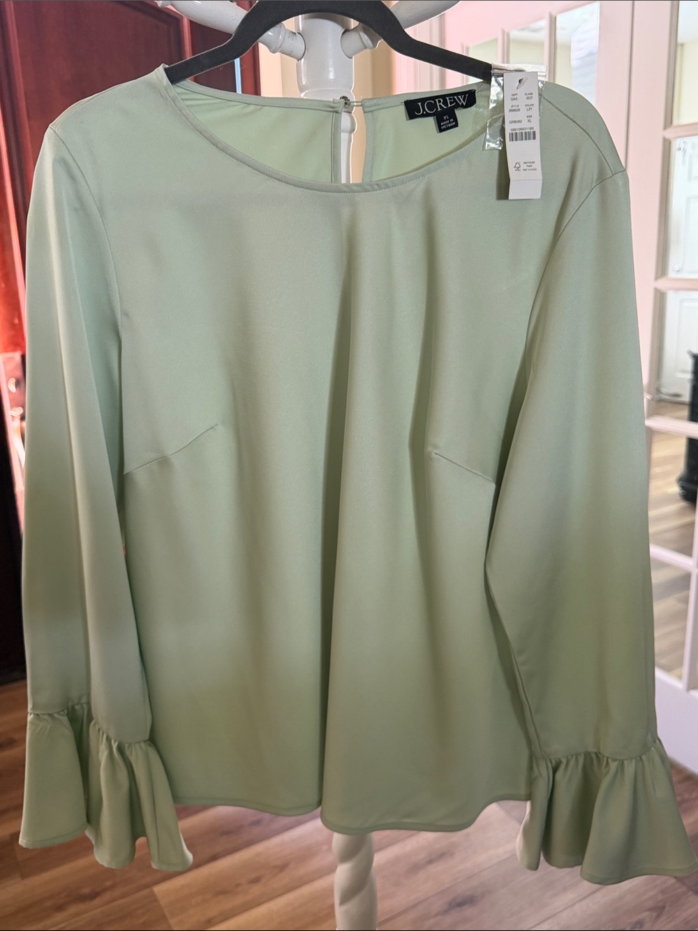 NWT J. Crew XL Pale Mint Sage Green Satin Ruffle Cuff Blouse Long-sleeved